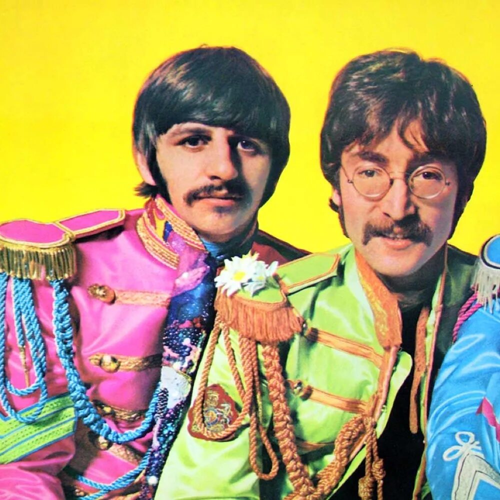 Beatles sgt pepper lonely. Битлз сержант Пеппер. Sgt Pepper's Lonely Hearts Club Band. The Beatles Sgt. Pepper's Lonely Hearts Club Band 1967. Битлз Sgt Pepper s Lonely Hearts Club Band.