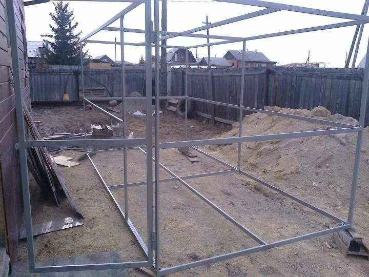 Сарай из профтрубы. Сарай 6х3 из профильной трубы. сарай из профильной трубы 40х20 3 на3. каркас бытовки 2х2 из профтрубы. каркас бытовки из профильной трубы 20х40.