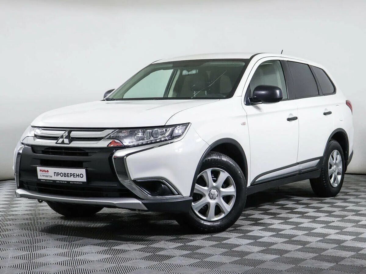 Мицубиси аутлендер 2015 год. Митсубиси Аутлендер 2015. Mitsubishi Outlander 2015. Митсубиши Аутлендер 2015 белый. Мицубиси Аутлендер 2015 года белый.