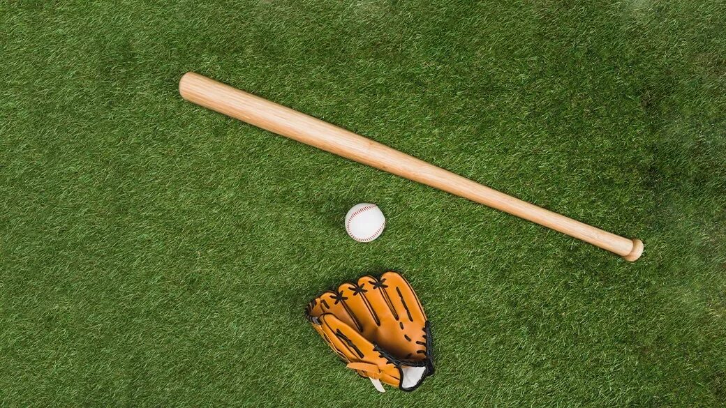 Вопрос про биту и мяч. Бита с шариком. Бейсбол бита и мяч. Бейсбольная бита и перчатка. Американская игра с битой и мячом.