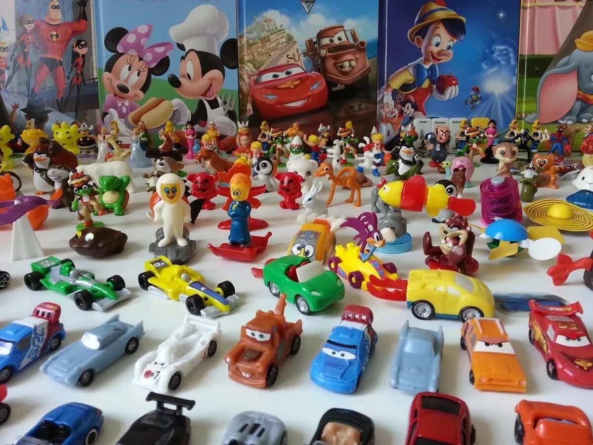 Киндер сюрприз игрушки. Коллекция игрушек Киндер. Коллекция для детей игрушки. Игрушки из киндеров. Toy collection