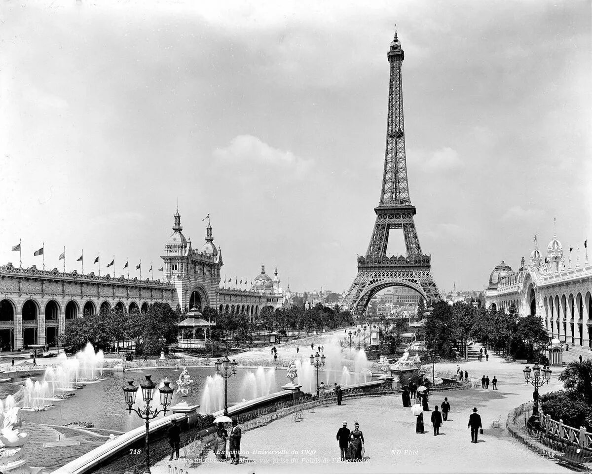 Развитие франции 20 века. Париж 1860 год. Париж 19 век Эйфелева башня. Париж 1800 год. Париж 1930 год.