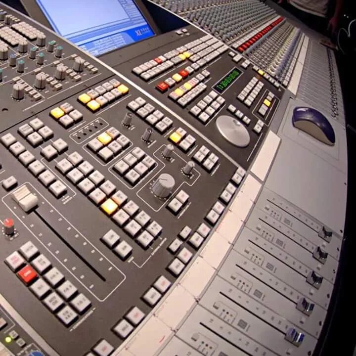 Ssl 465. Микшерный пульт ssl 9000. solid state logic 9000. 9000j консоль. solid state logic 4000.