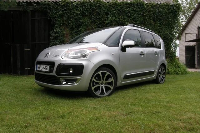 Бензин ситроен с3 пикассо. Диски на ситроен с3 пикассо. c3 picasso tuning. ситроен с3 пикассо стэнс. citroen c3 picasso r18.