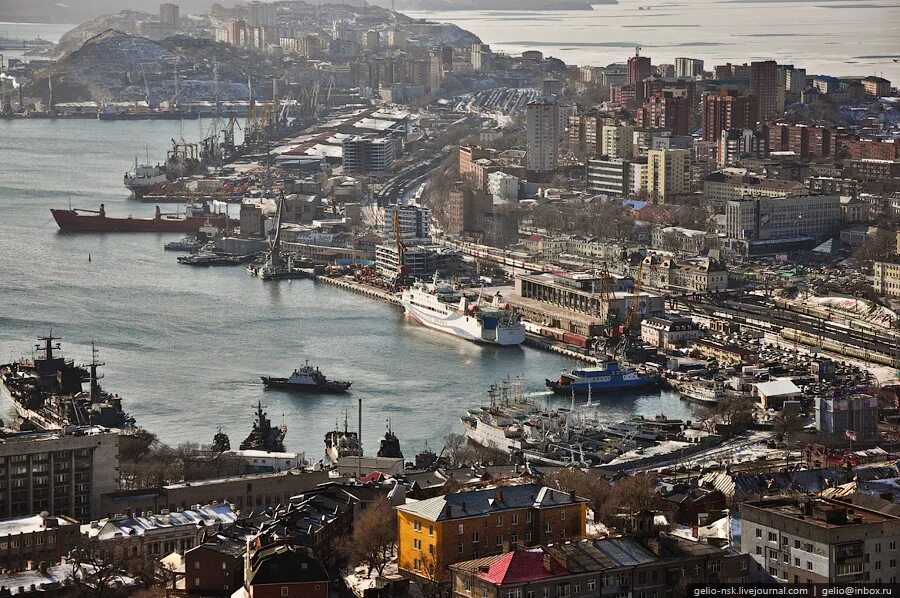 Порт Владивосток. Владивосток бухта золотой Рог 33 причал. Порт дальнего Востока. Владивостокский порт 1999.