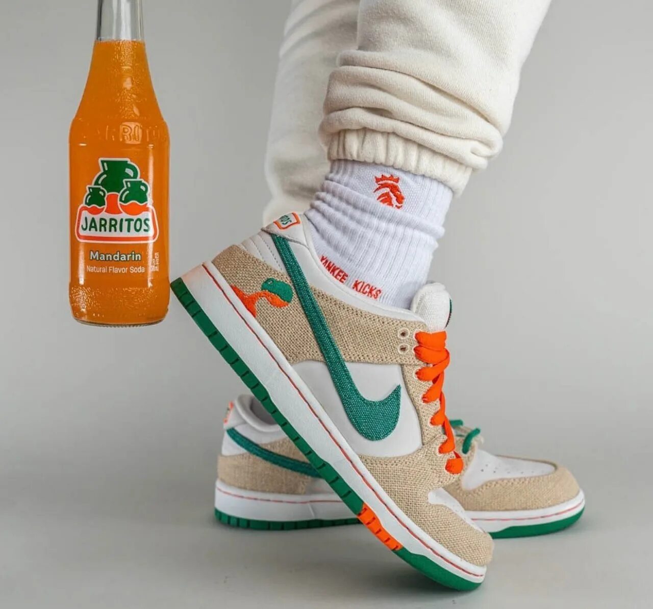 Jarritos x Nike SB. Jarritos x Nike SB Dunk. Jarritos x Nike SB Dunk Low.