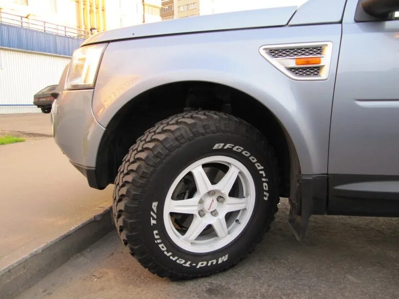 Шины land rover freelander. Freelander 2 кузов. Диски на ленд ровер фрилендер 2. Ленд ровер фрилендер 1 грязевые колеса. Ленд ровер фрилендер 2 на 20 дисках.