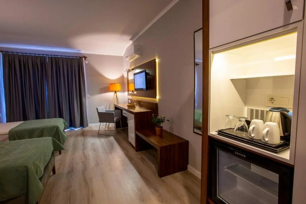 Комнаты в отеле алания в турции. Parador beach hotel 4 турция алания-центр. Вилла санфлауэр турция аланья. Отель alanya beach 3*. Сьют аланья.