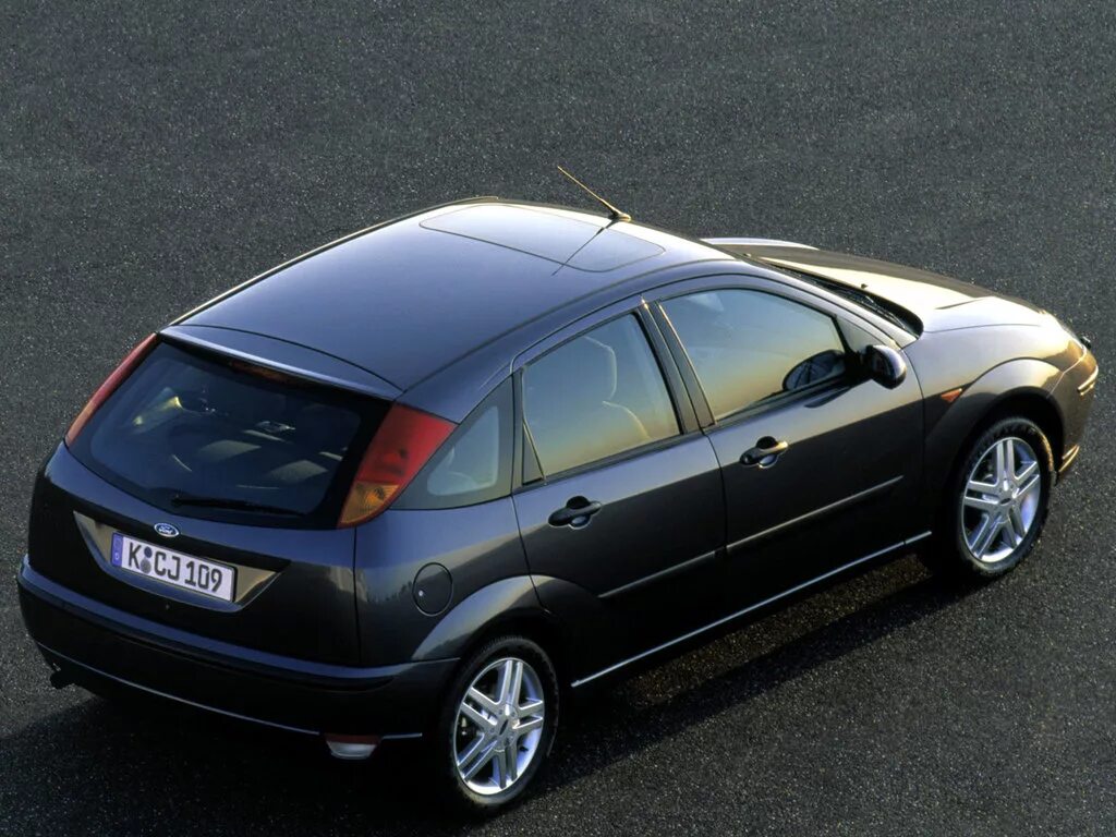 Купить форд 1 в москве. Ford Focus 2001 хэтчбек. Ford Focus 1998-2005. Ford Focus 2005. Форд фокус 1 Рестайлинг хэтчбек.