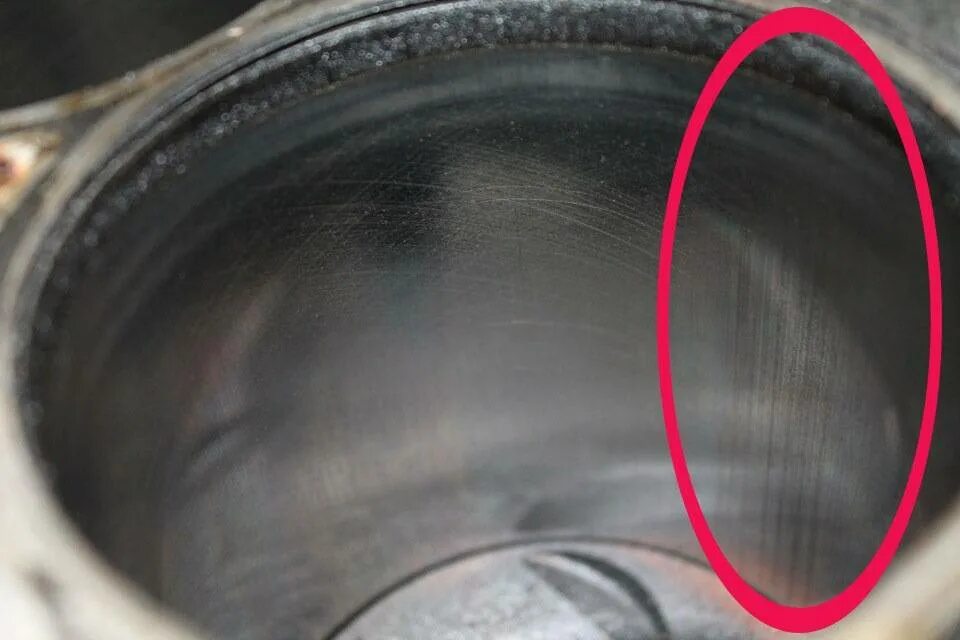 Изношенный тормозной диск ваз 2114. Фрикционный износ тормозного диска. Кромка на тормозном диске. Изношенные тормозные диски ларгус. Рено логан изношенные тормозные диски.