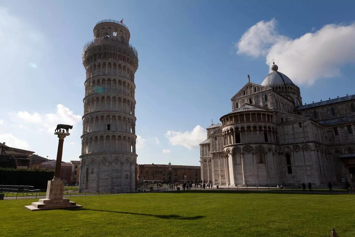 Пожарная охрана кремля. Ворота спасской башни кремля. Башни московского кремля фото. Башня нотр дам гули. Спаси башню.