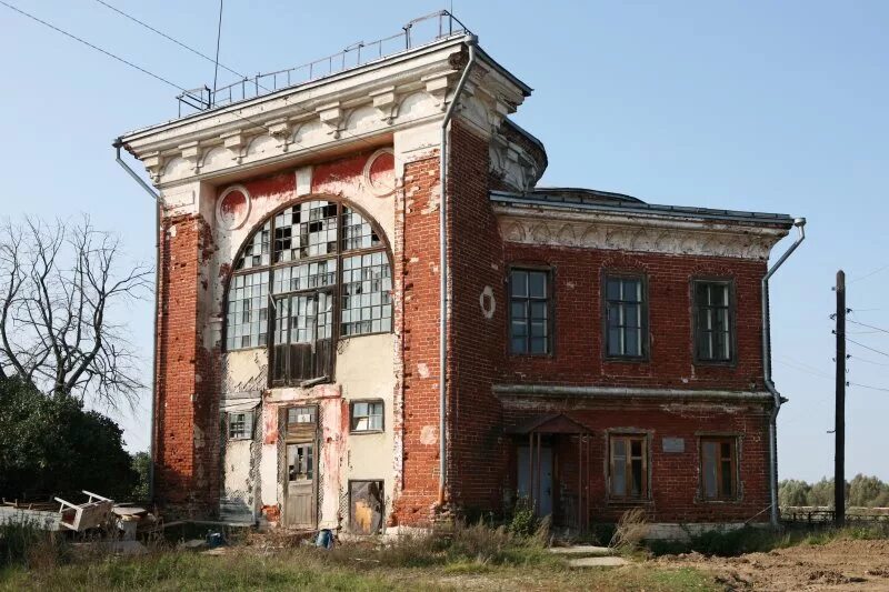 Поселок выкса нижегородская нижегородская область. Охотничий домик Баташевых Выкса. Охотничий дом Баташевых Досчатое. Охотничий домик Баташевых в Досчатом. Охотничий домик Ивана Баташева Выкса.