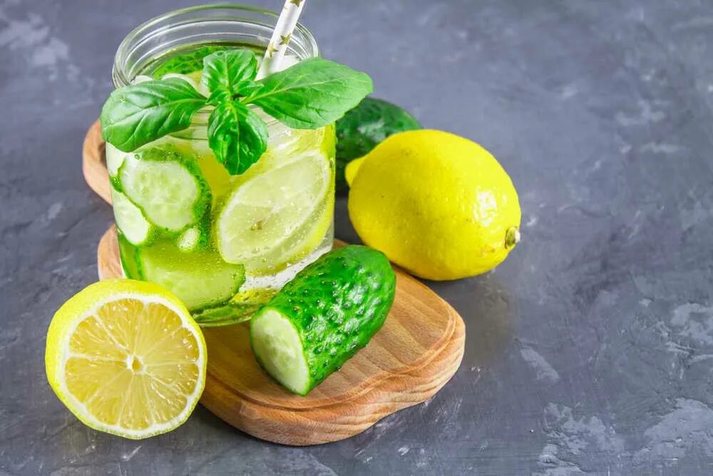 Рецепт мята лимон. Лимонад сасси. вода сасси имбирь огурец лимон мята. detox лимон, огурец, мята. lemon mint ginger.