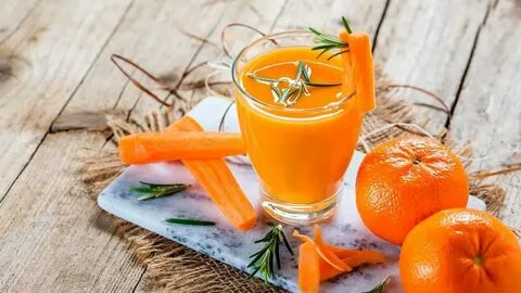 Сок из апельсинов и моркови