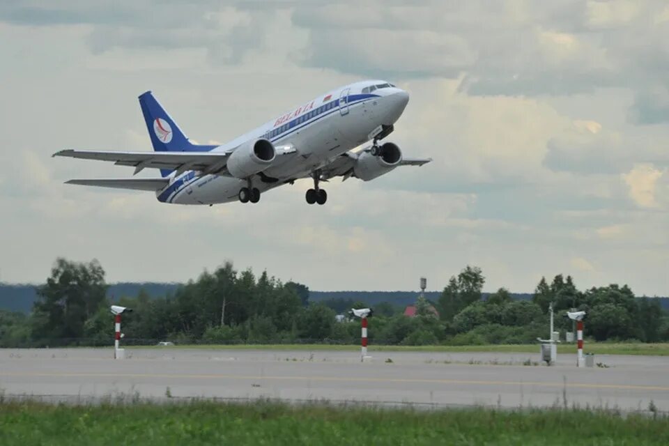 Полет на самолете минск. Москва с самолета. Пассажирский белорусский самолёт. Самолет Минск Ташкент. Белавиа Домодедово.