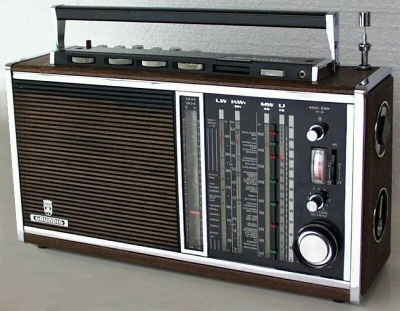 Grundig concert boy. Грюндиг. Grundig 1140 professional. Грюндиг. Грюндиг.