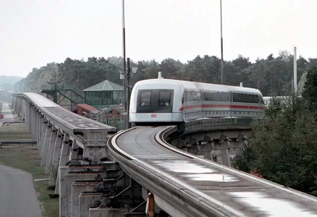 Остановлены ли поезда. Маглев Трансрапид. Маглев Шанхай. Скоростной поезд Маглев в Шанхае. Маглев СССР.