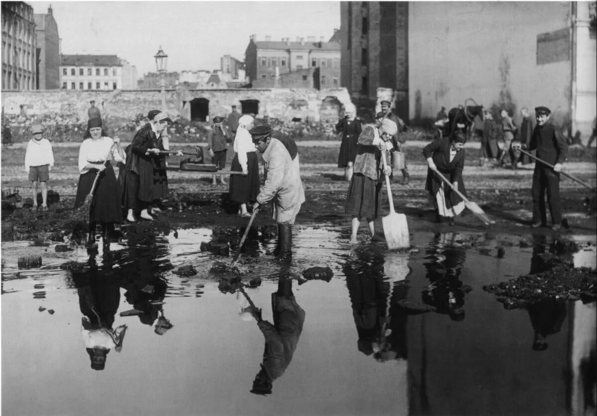 Наводнение в Санкт-Петербурге 1924 года. Наводнение в СПБ 1924. 23 Сентября 1924 года наводнение в Ленинграде. Петербург 1924 год. История вода уходит