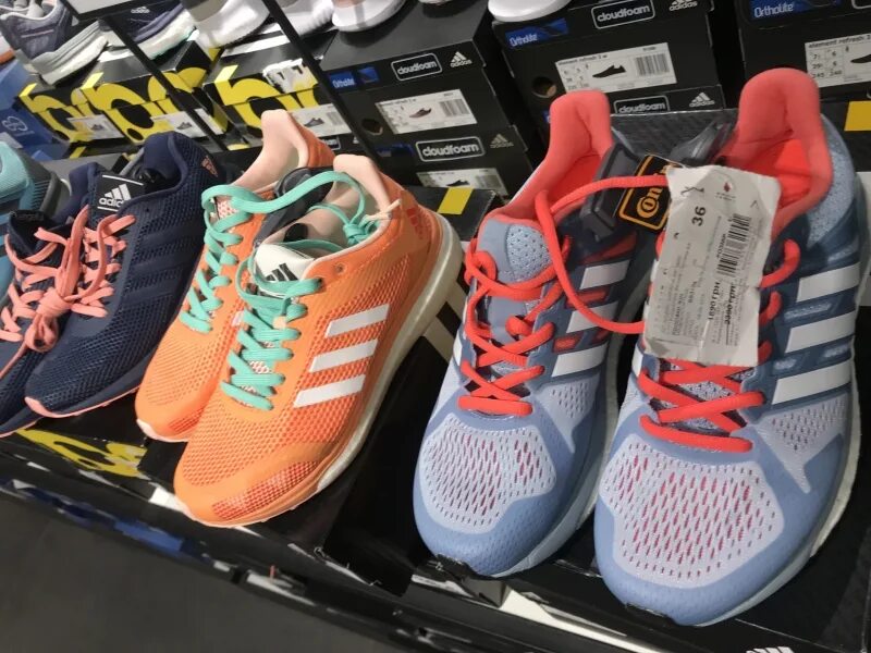 Nike дисконт центр румба спб. Аутлет найк дисконт. Зимние кроссовки мужские найк дисконт аир макс. Дисконт центр найк. Найк дисконт.