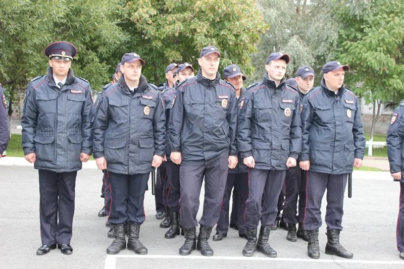 Полицейские в баймаке. Патрульно-постовая служба. Сотрудник ППС. Сотрудники патрульно-постовой службы полиции Калининского района. Участковый ППС.