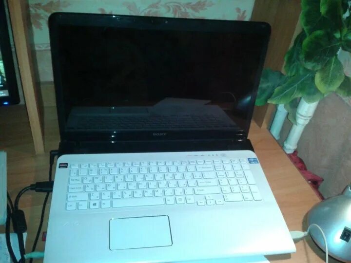 Sony vaio sve171e13v. Sony vaio sve171e13v характеристики. Ноутбук сони vaio тонкий. Vaio sve 151 g 13 v адаптер питания от пауэрбанка. Сони вайо ноутбук 2012.