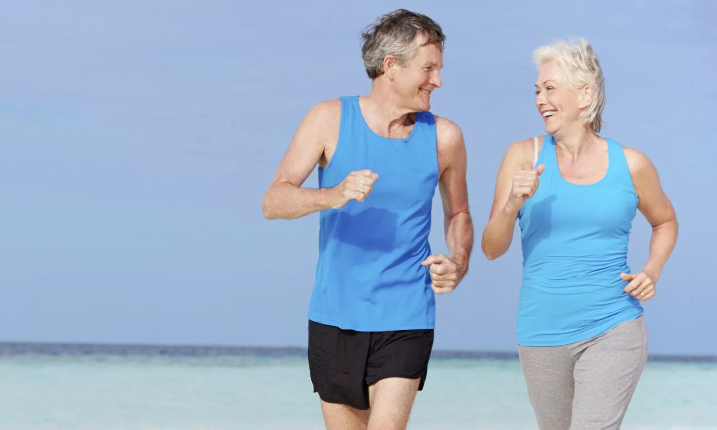 Бег для пожилых. Здоровые суставы. Спортивные люди в возрасте. Физическая активность пожилых людей.