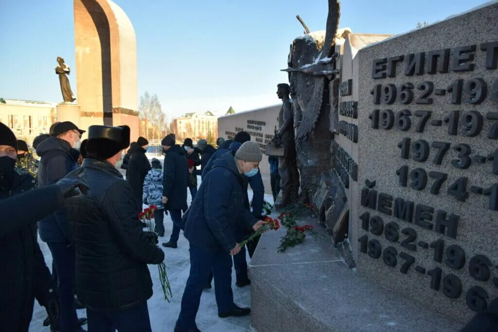 Памяти погибших в локальных конфликтах. Мемориальный комплекс воинской славы Югорск. Память воинов погибших в локальных конфликтах. День памяти воинов локальных конфликтов. День памяти воинов погибших в локальных конфликтах.