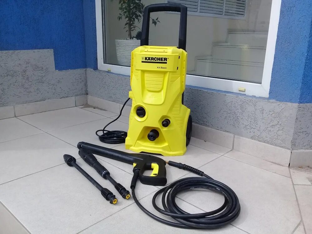 Керхер basic. Мойка Керхер к4 Basic. Автомойка Karcher k 4 Basic. Мойка Karcher Basic к4. Karcher k4 Basic комплектация.