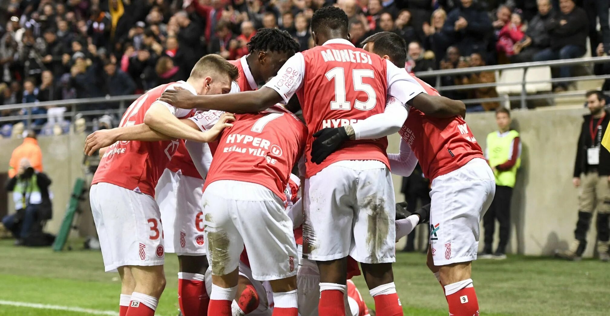 ФК Реймс Франция. Реймс стил. Stade de Reims футбольный клуб. Стад Реймс. Гавр тулуза прогноз