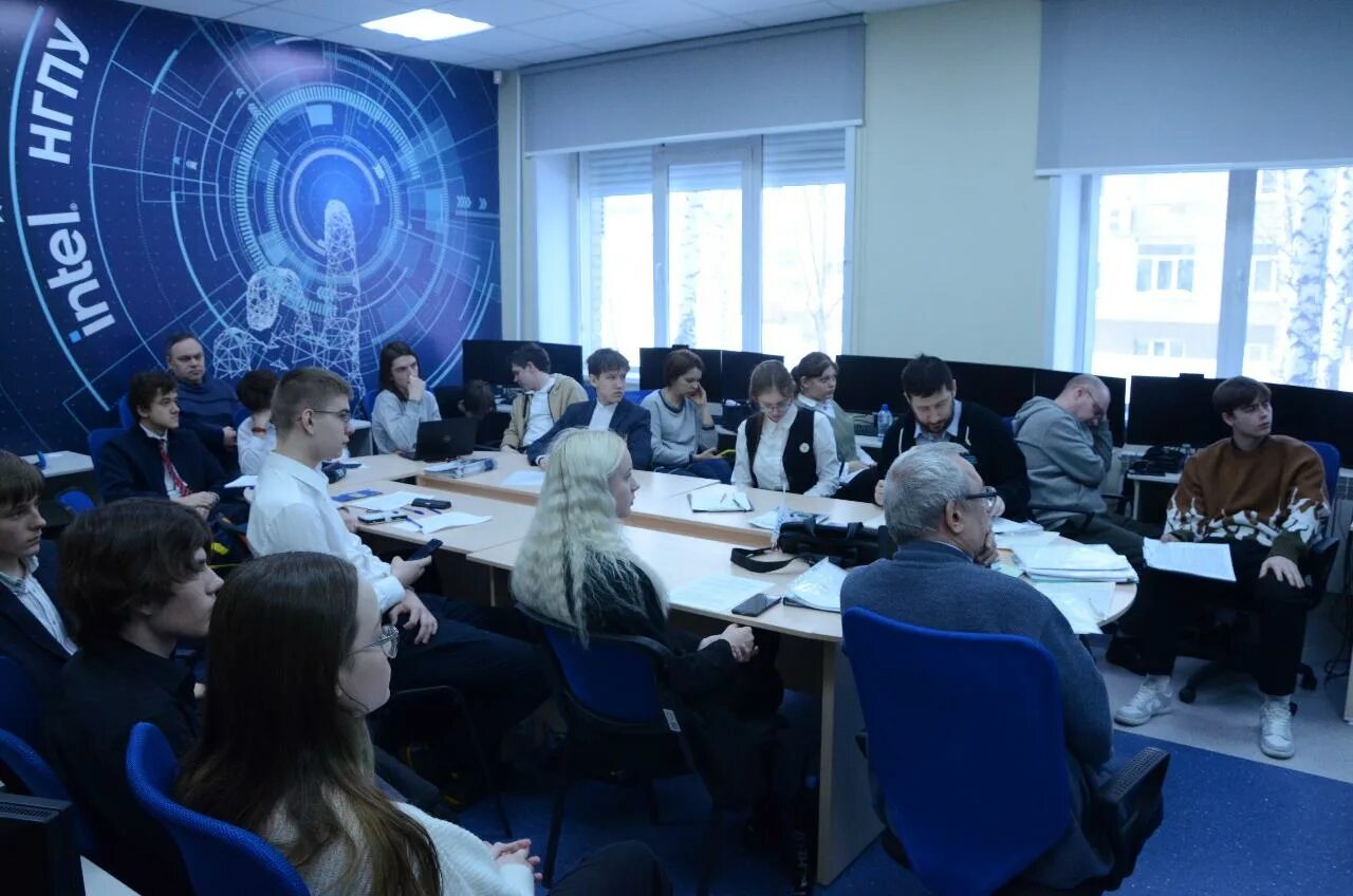 Новосибирские ученые. Научно-практическая конференция школьников. Конференция молодых ученых картинки. Научная конференция школьников. Демонстрационный экзамен кострома.