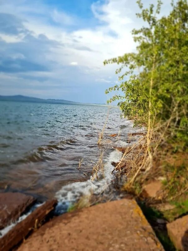 Отдых на озере шира. Озеро Шира Хакасия. Абакан озеро Шира. Красноярск озеро Шира. Озеро Шира фото.