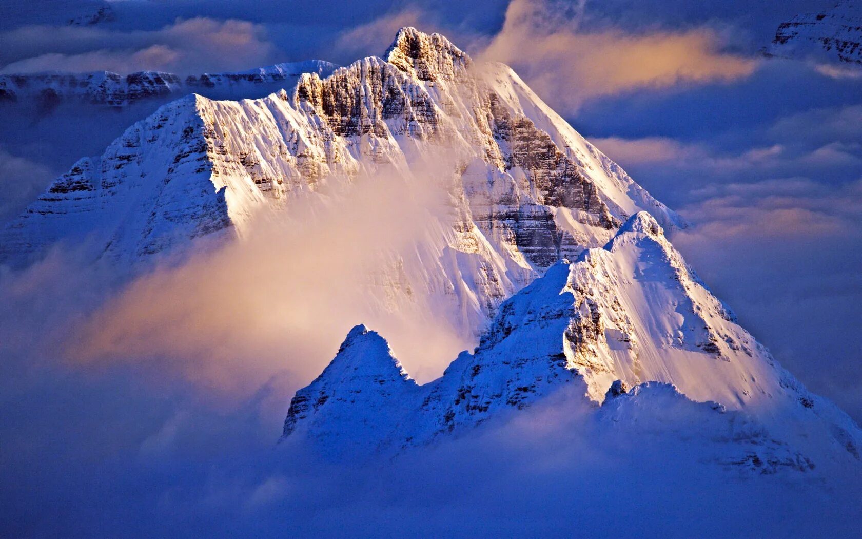 Снятся горы во сне. К2 Чогори. Вершины: гора Джомолунгма (Эверест), гора Монблан.. Чогори: «гора убийца». Горные вершины Альпы.
