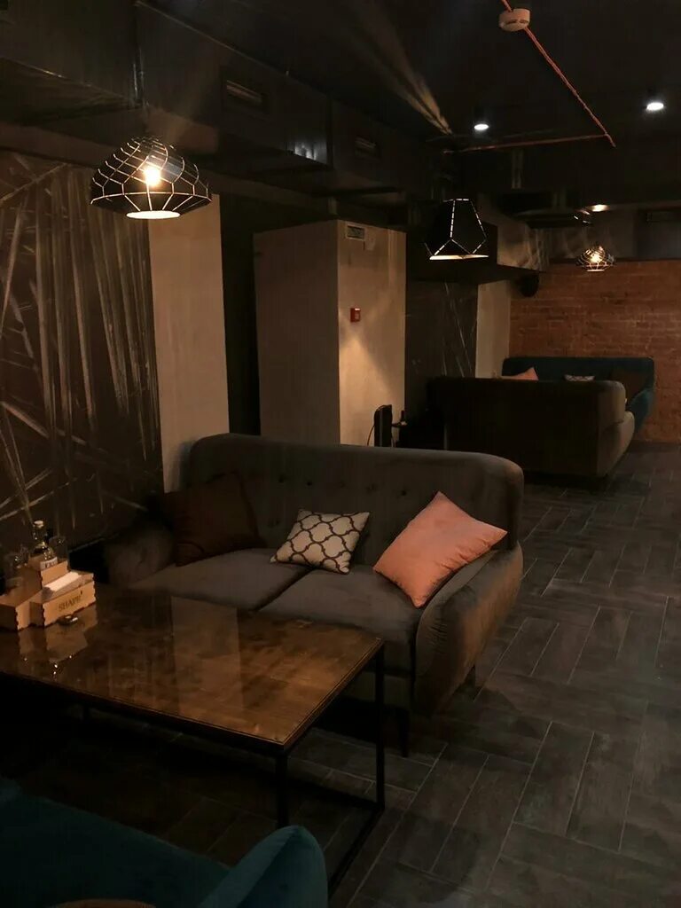 Кальянная время. Shape Lounge, Новосибирск. Лаунж бар Новосибирск. Кальян бар в Новосибирске. Кальянная Синерс лаундж Новосибирск.