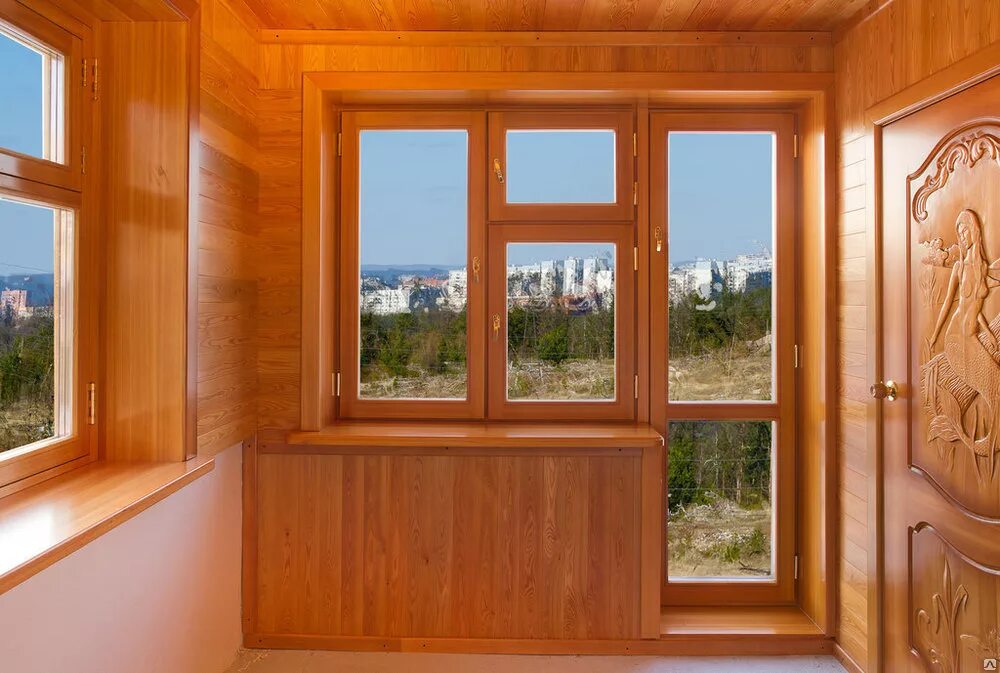 Изготовление окон цена. Деревянные окна. Деревянный стеклопакет балконная дверь. Деревянные пластиковые окна. Деревянный балконный блок.