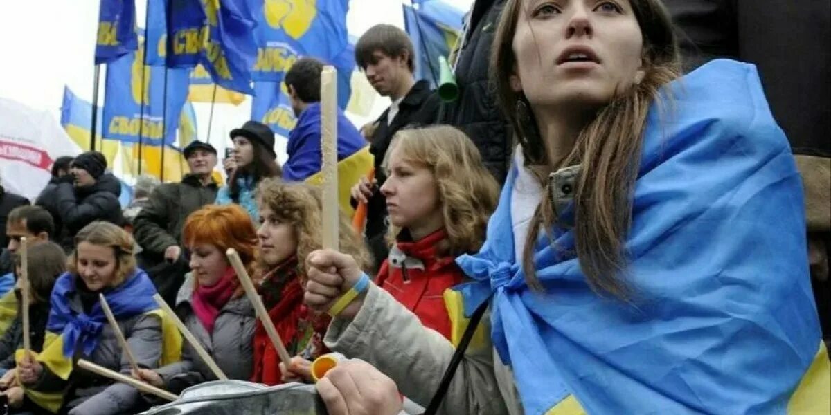 Европейский украинец. Украинцы в Европе. Беженцы с Украины. Митинги украинок в Европе. Украинцы европейцы.