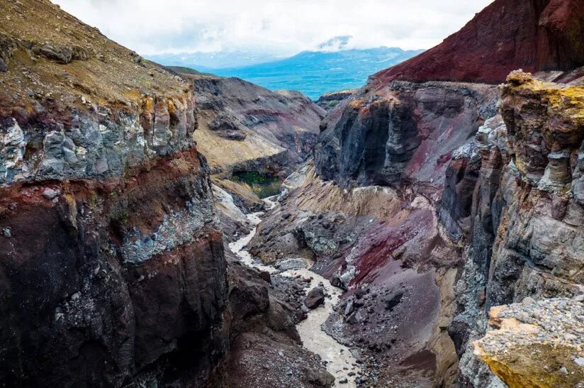 Ресурсы камчатки. Полезные ископаемые камчатки. Ископаемые камчатки. Месторождения золота на камчатке на карте. Ископаемые камчатки.
