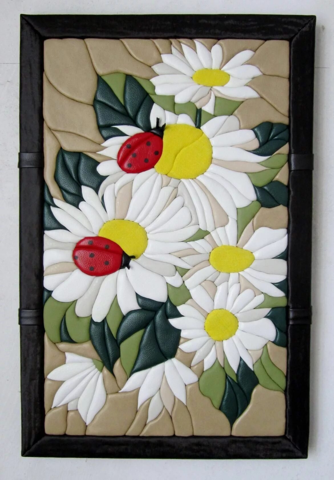 Панно из ткани. Текстильное панно. Панно из кожи розы. Настенное декоративное панно. Панно.