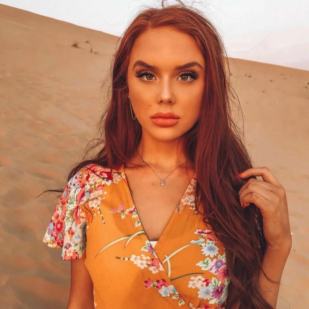 Лиля браун модель. Lilly brown. Lily brown flex. Лилия браун. Lilia braun.