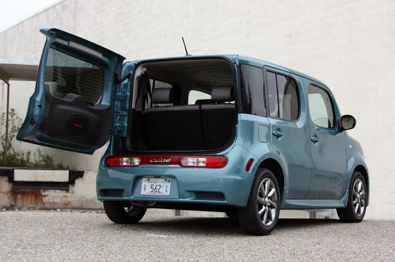 Ниссан куб зет 10. Nissan Cube 2014. Nissan Cube Krom. Nissan Cube 4. Nissan Cube 2014 15g.