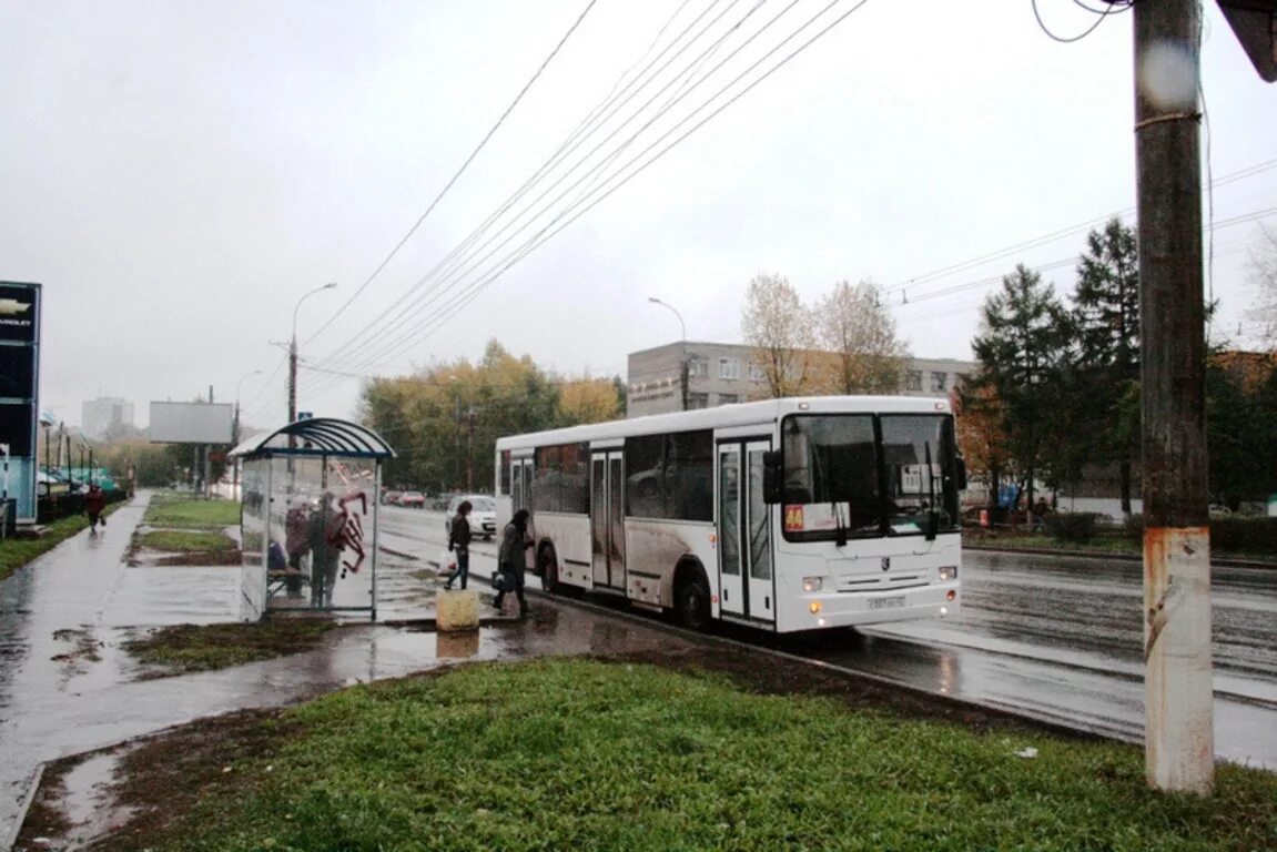 Ост киров. Автобусы Кирова. Остановка автовокзал Киров. Остановка автобусная Кирова. Конечная автобусов Киров.