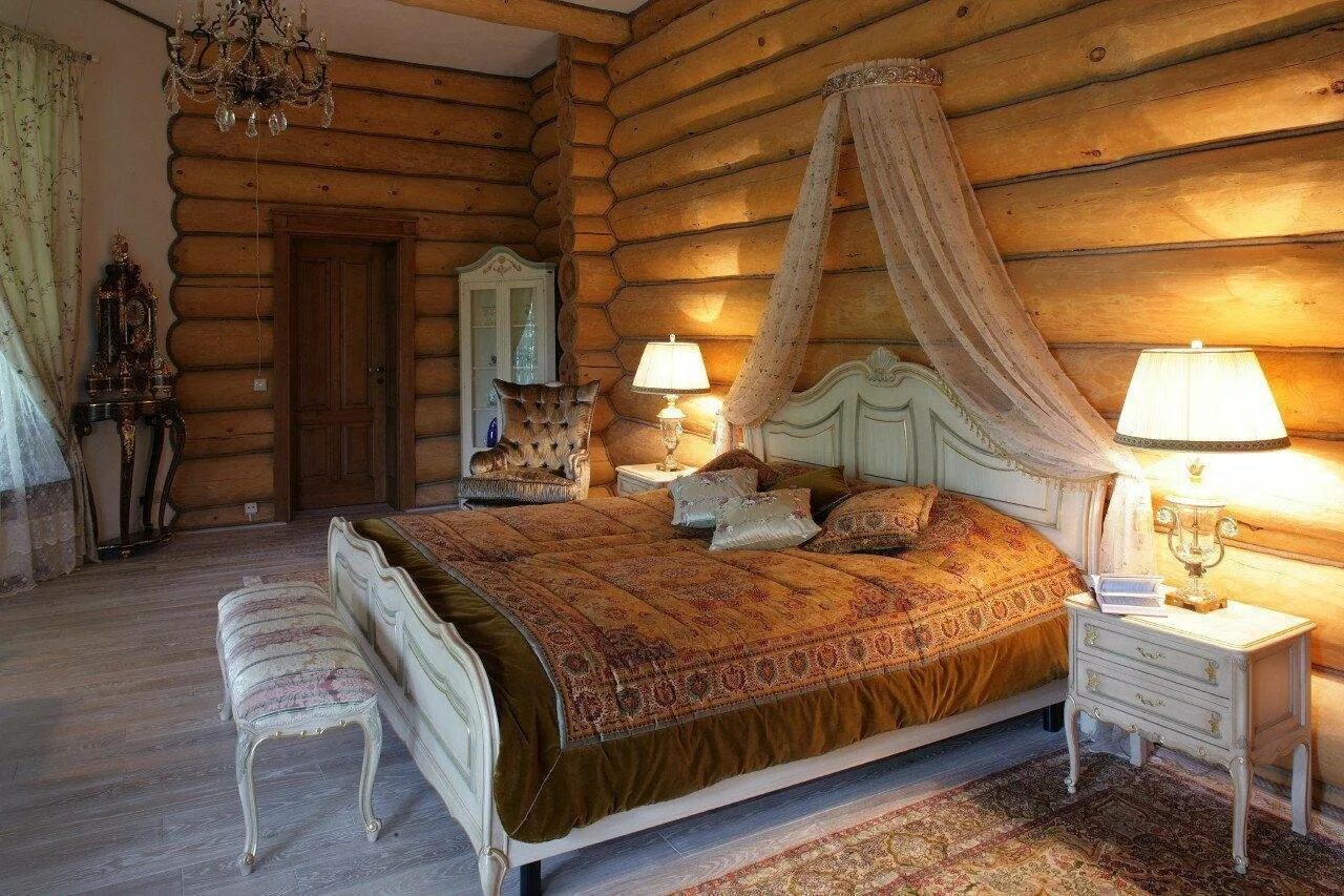 Интерьер деревянного сруба. Спальня в русском стиле в деревянном доме. Спальня в бревенчатом доме. Интерьер деревянного дома из бревна.