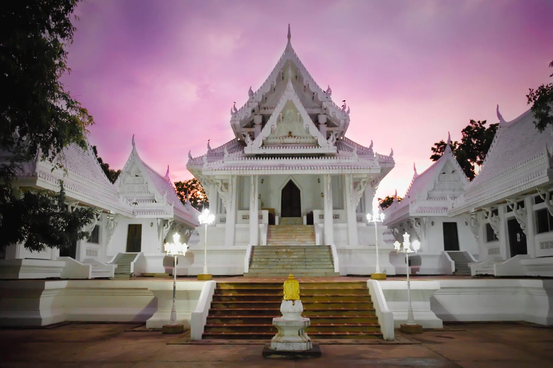 Включи temple. Буддистский храм махаяна. Буддийский храм Тхеравада. Буддийский храм хинаяна. Темпли буддийский храм.