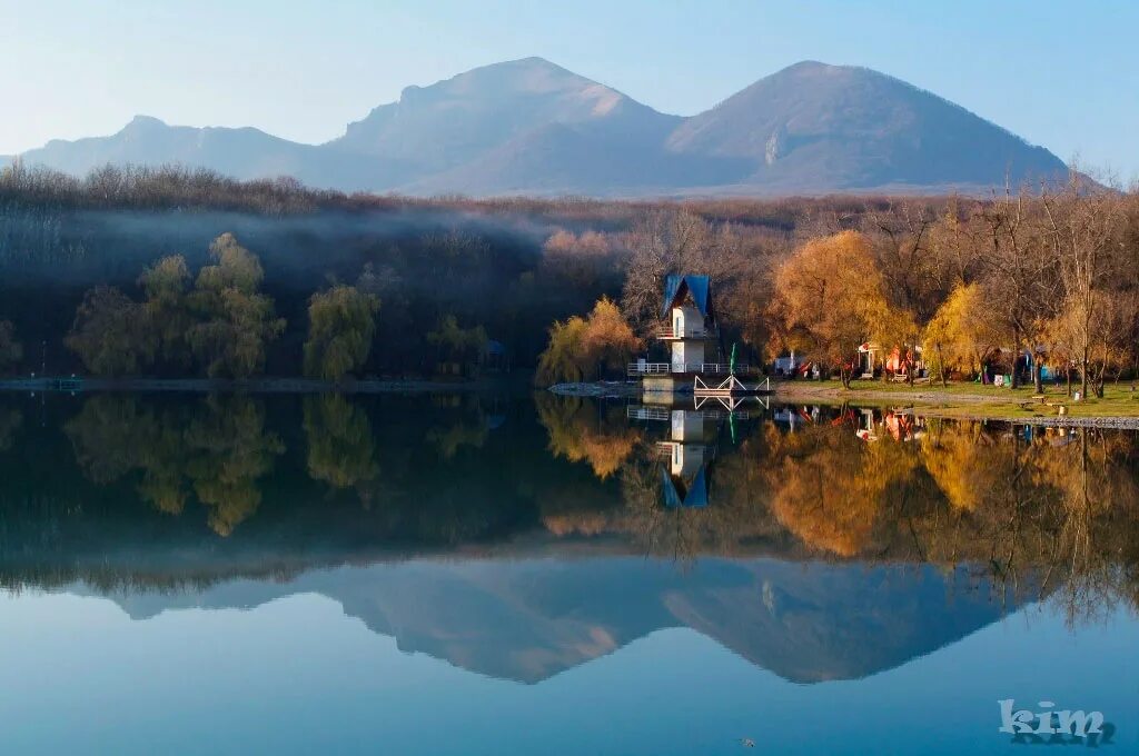 Озеро в минеральных водах