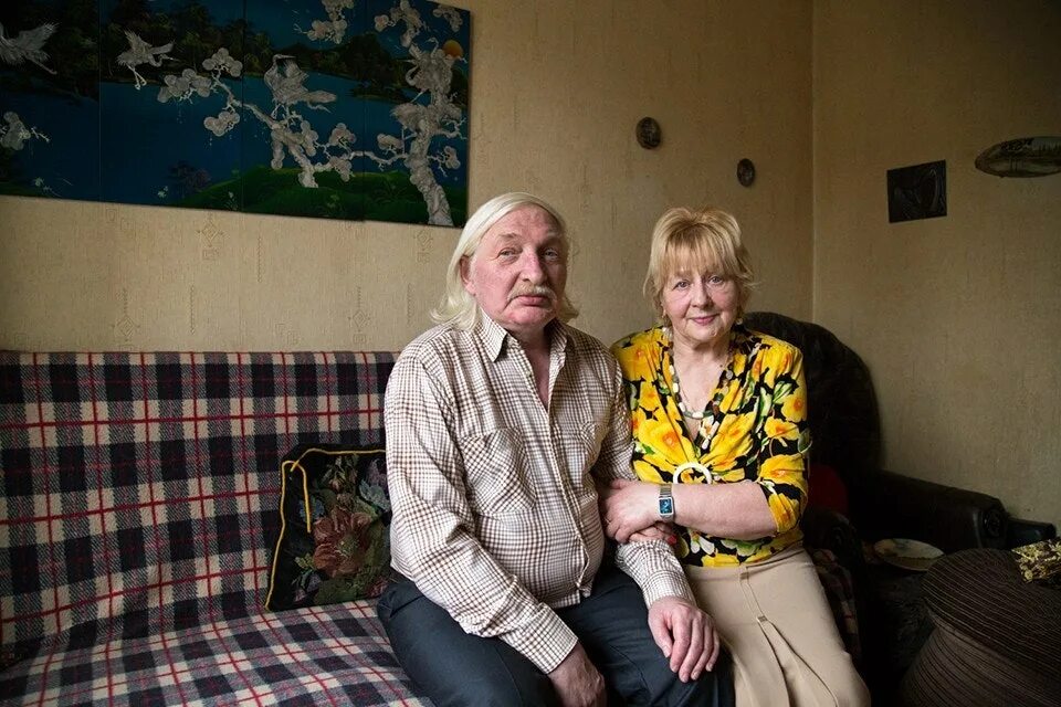 Толстая старая пара. Русские пожилые женщины. Семейная пара 60 лет. Пенсионер 60 лет. Пожилые люди знакомятся.