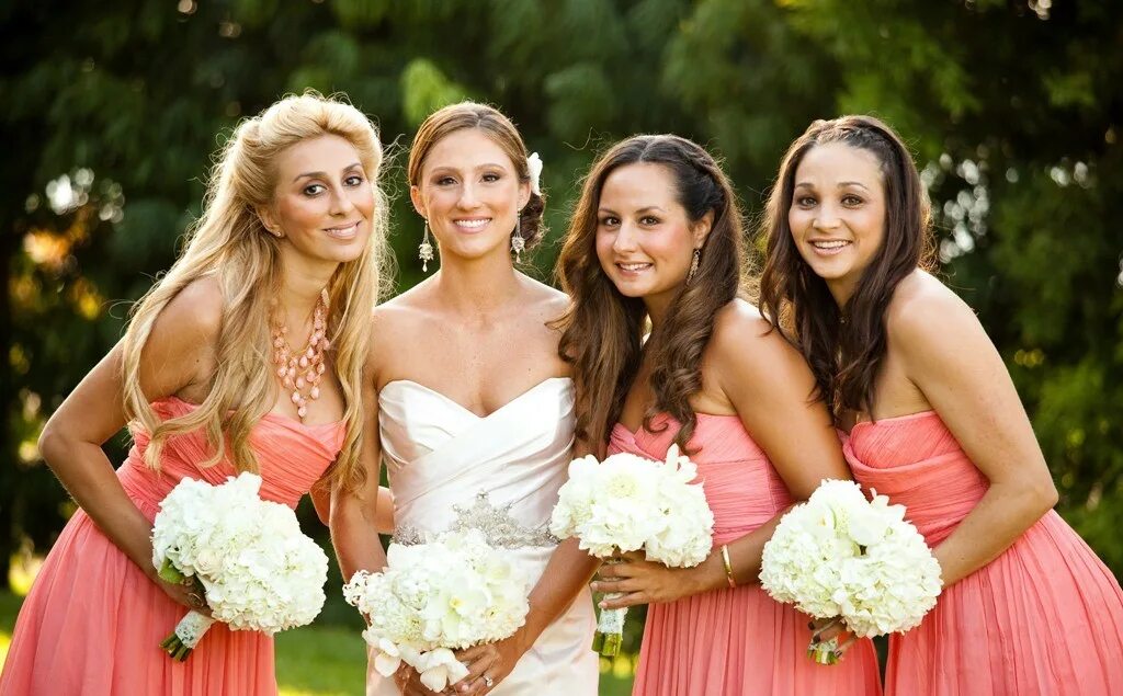 платье для свидетельницы на свадьбу. невесты со свидетельницей. платье для свидетельницы на свадьбу. невеста и свидетельница на свадьбе. свидетельница на свадьбе.