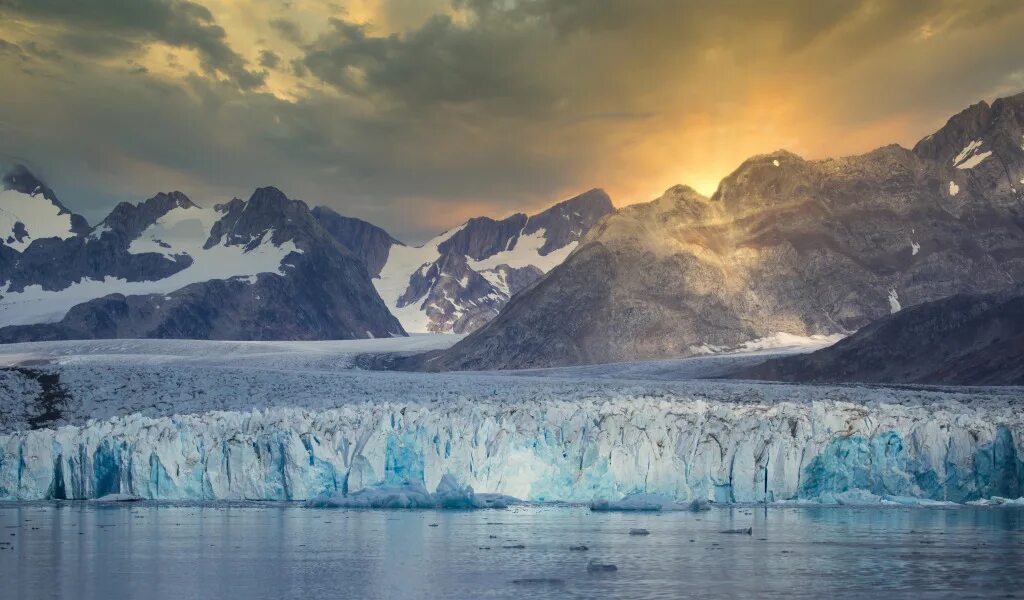 Ледников 16. Гренландия таяние ледников 2000-2020. Ледники антарктида арт. Ледник франца-иосифа. Глейшер грей ледник чили.