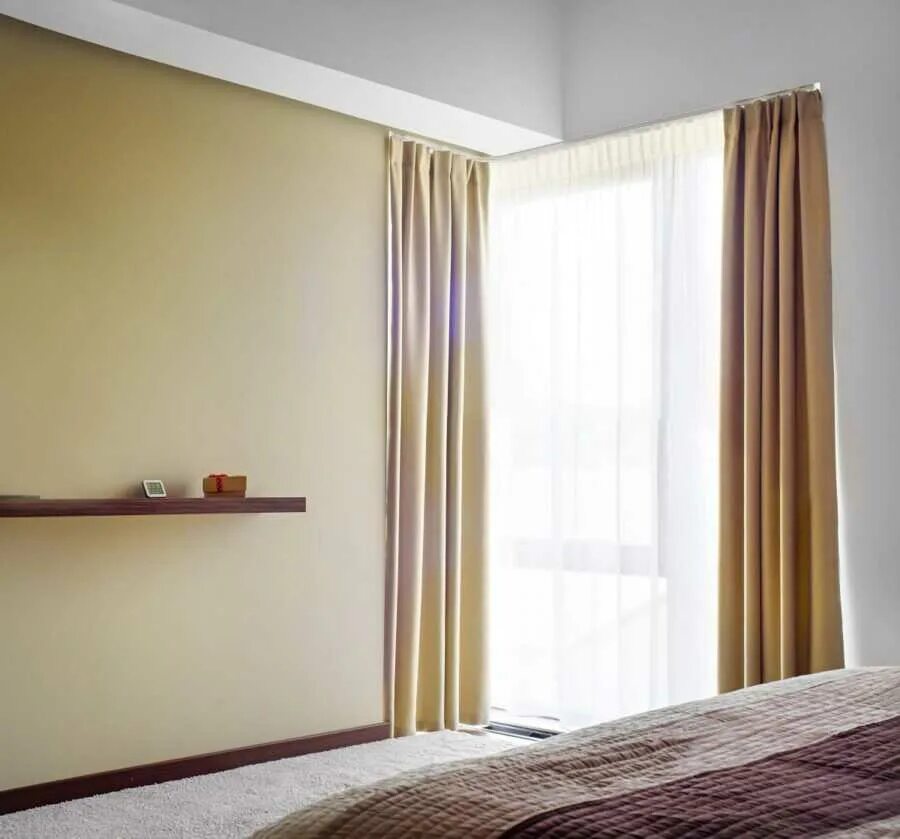 какие шторы под бежевые обои. шторы бежевые. шторы в гостиную в светлых тонах. какие шторы под бежевые обои. какие шторы под бежевые обои.