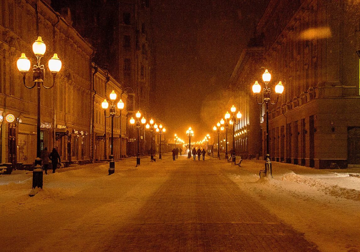 Улица зимой ночью. Ночной арбат москва. ночные улицы москвы арбат. старый арбат ночью москва. старый арбат москва зима.