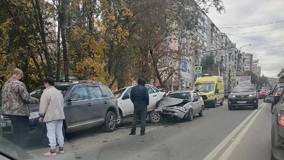 ДТП В припаркованный автомобиль.