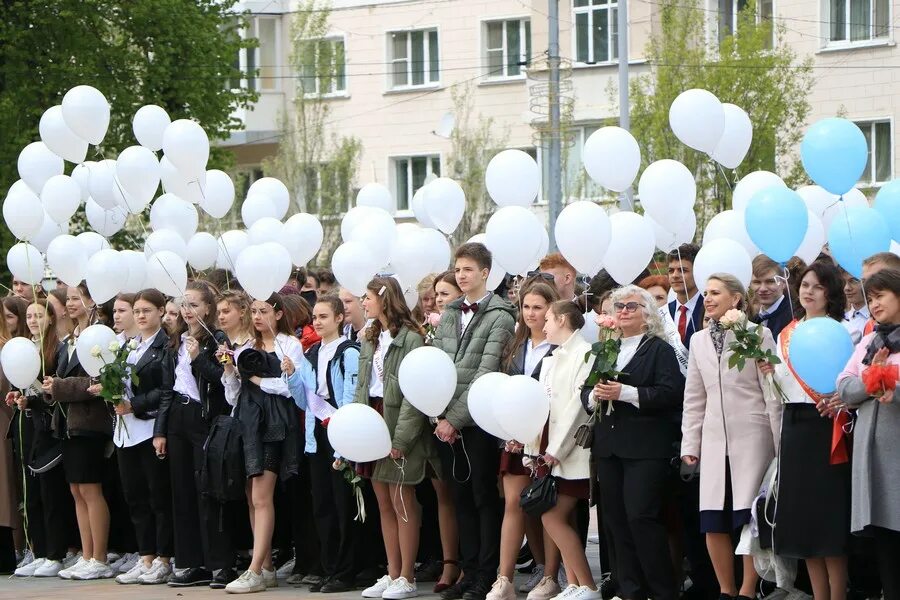 Звонкая 12. Школа 12 Новомосковск Тульская область. Школа 12 Новомосковск выпускники. Выпускной Новомосковск. Гимназия 13 Новомосковск выпускники 2014 год.